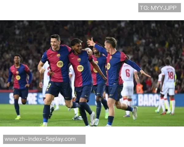 西甲最新动态巴萨稳居榜首领先皇马7分争夺激烈